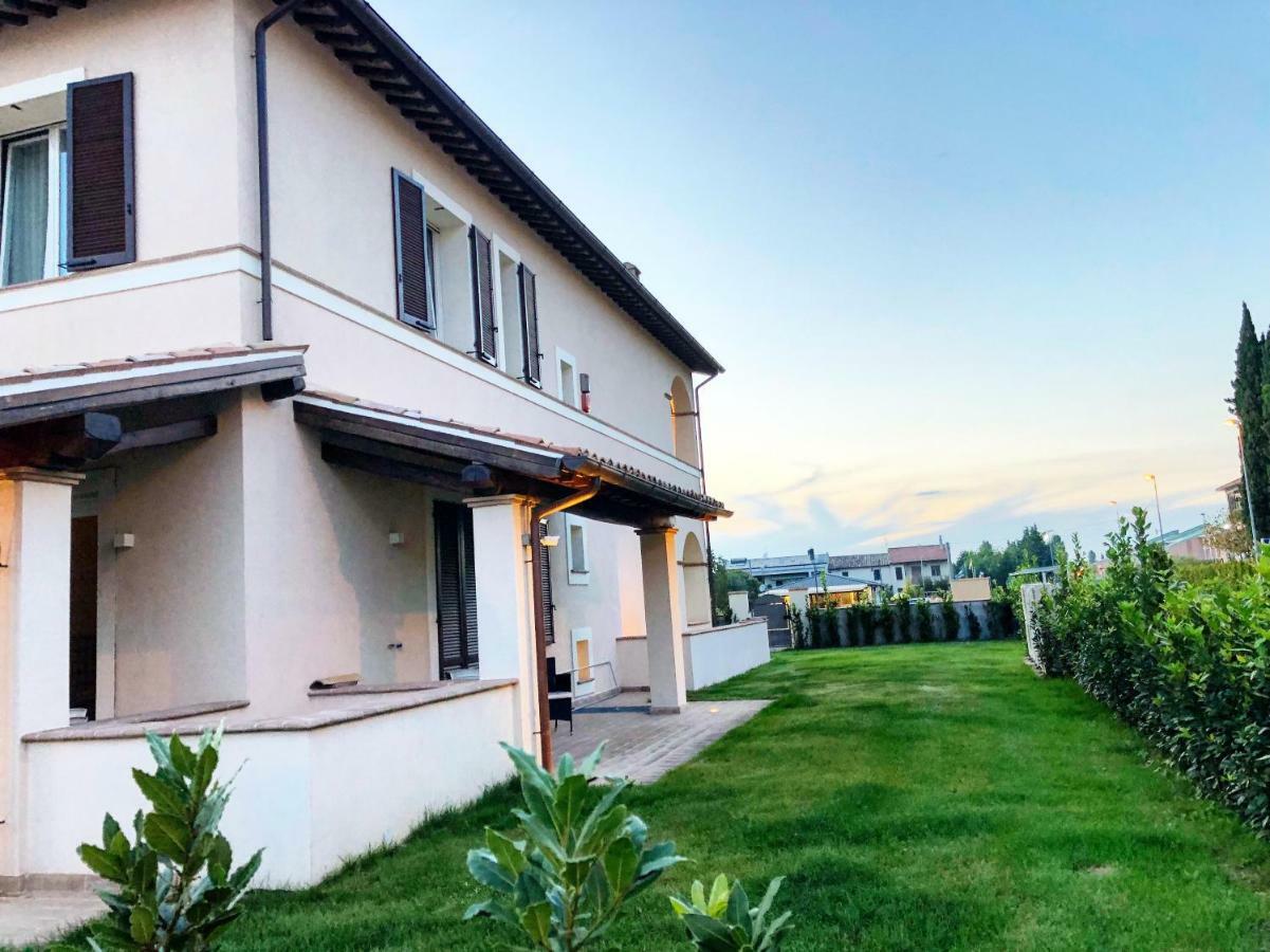 Villa Pirignano Foligno Exteriör bild